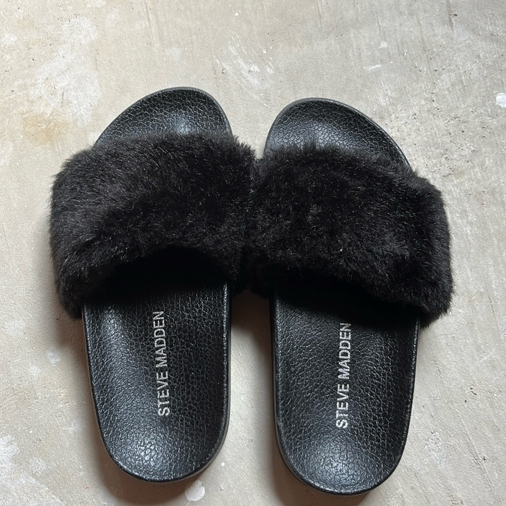 Steve Madden Slide style slippers